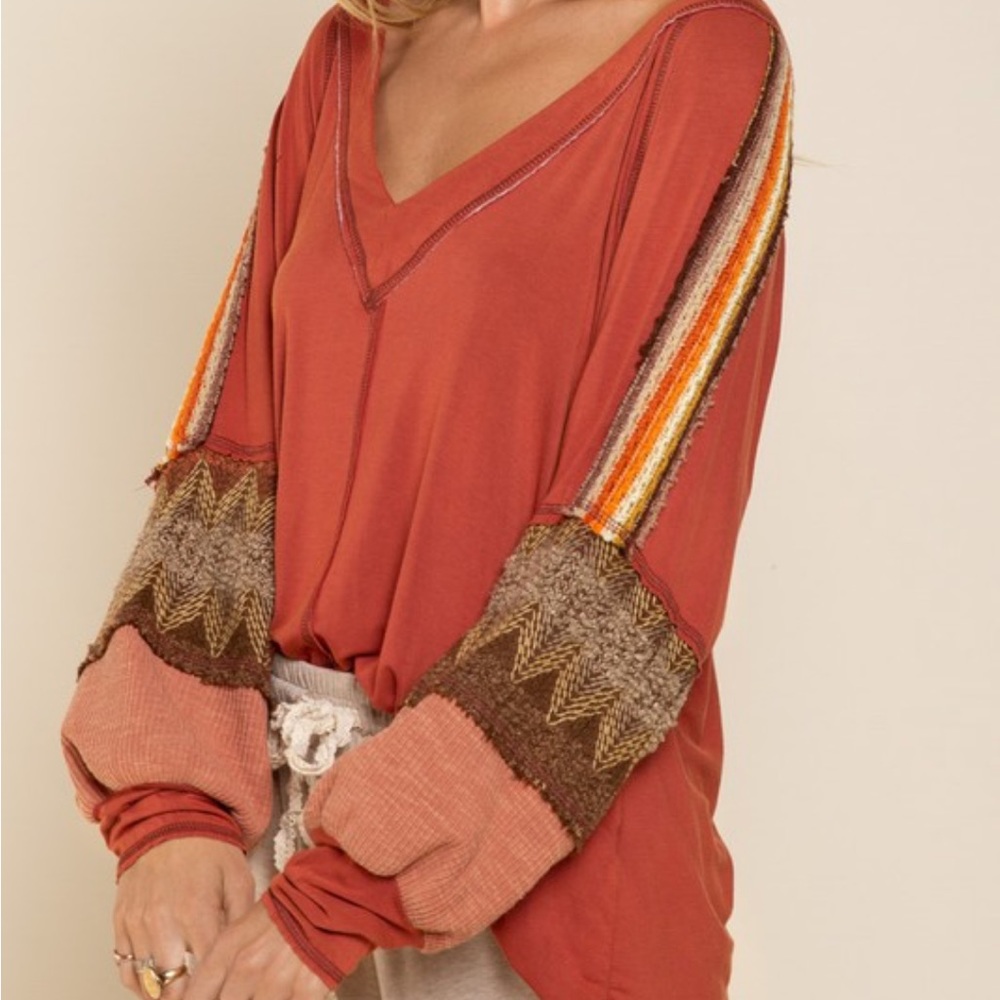 BP10🧡🤎POL playtime in a rust v-neck top w/gorg brown+gold crochet detail! - Picture 4 of 11